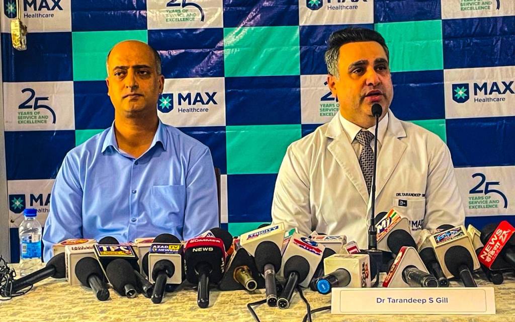 Max Hospital Showcases Advanced AI and 3D Technology in Knee Replacement